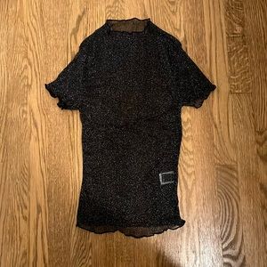 Shimmery women’s t-shirt, size medium/6, black with silver
